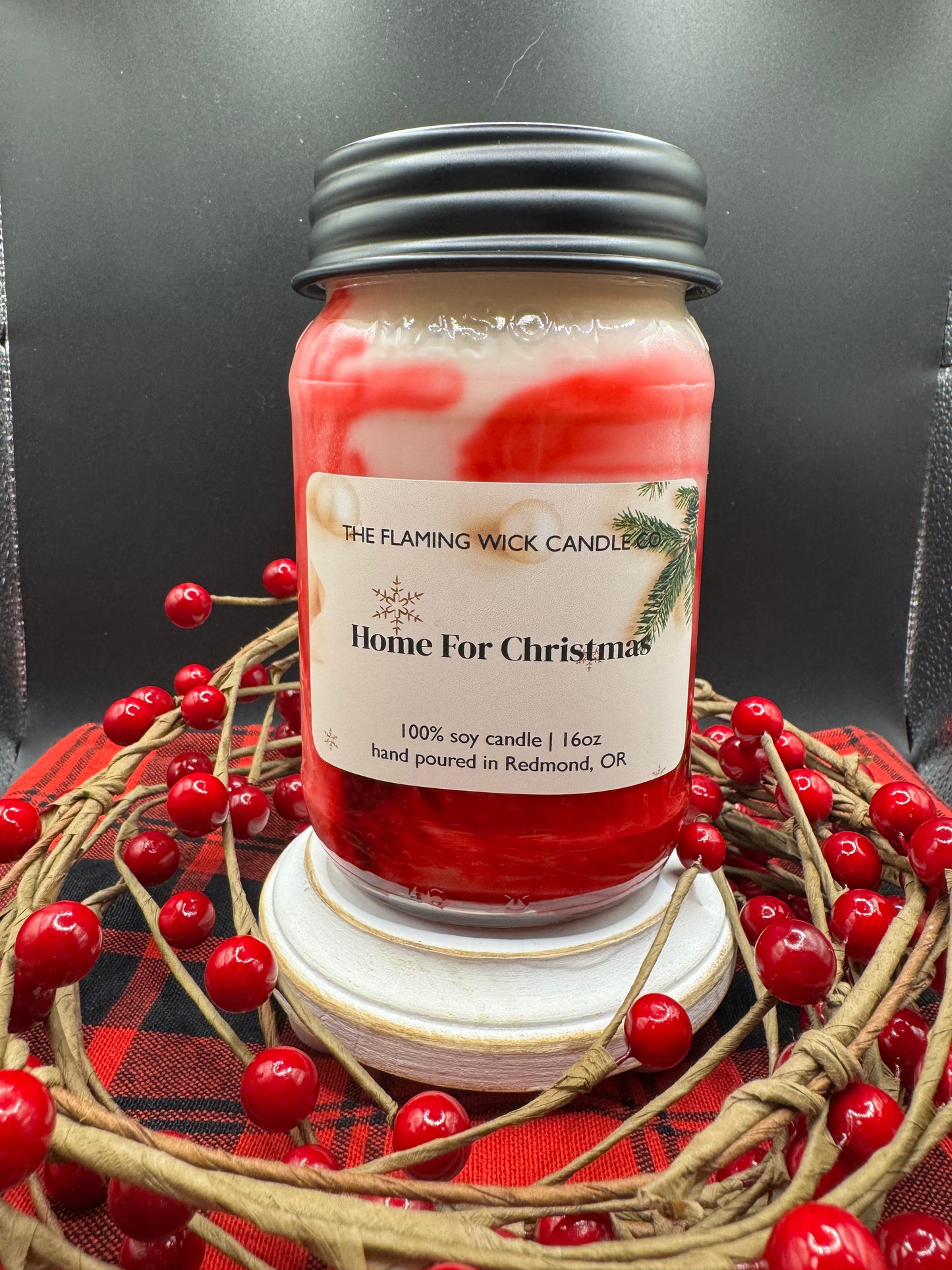 Holiday 16oz Marbled Candle