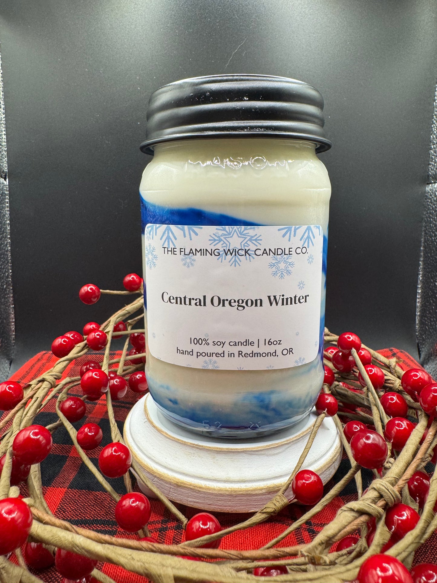 Holiday 16oz Marbled Candle