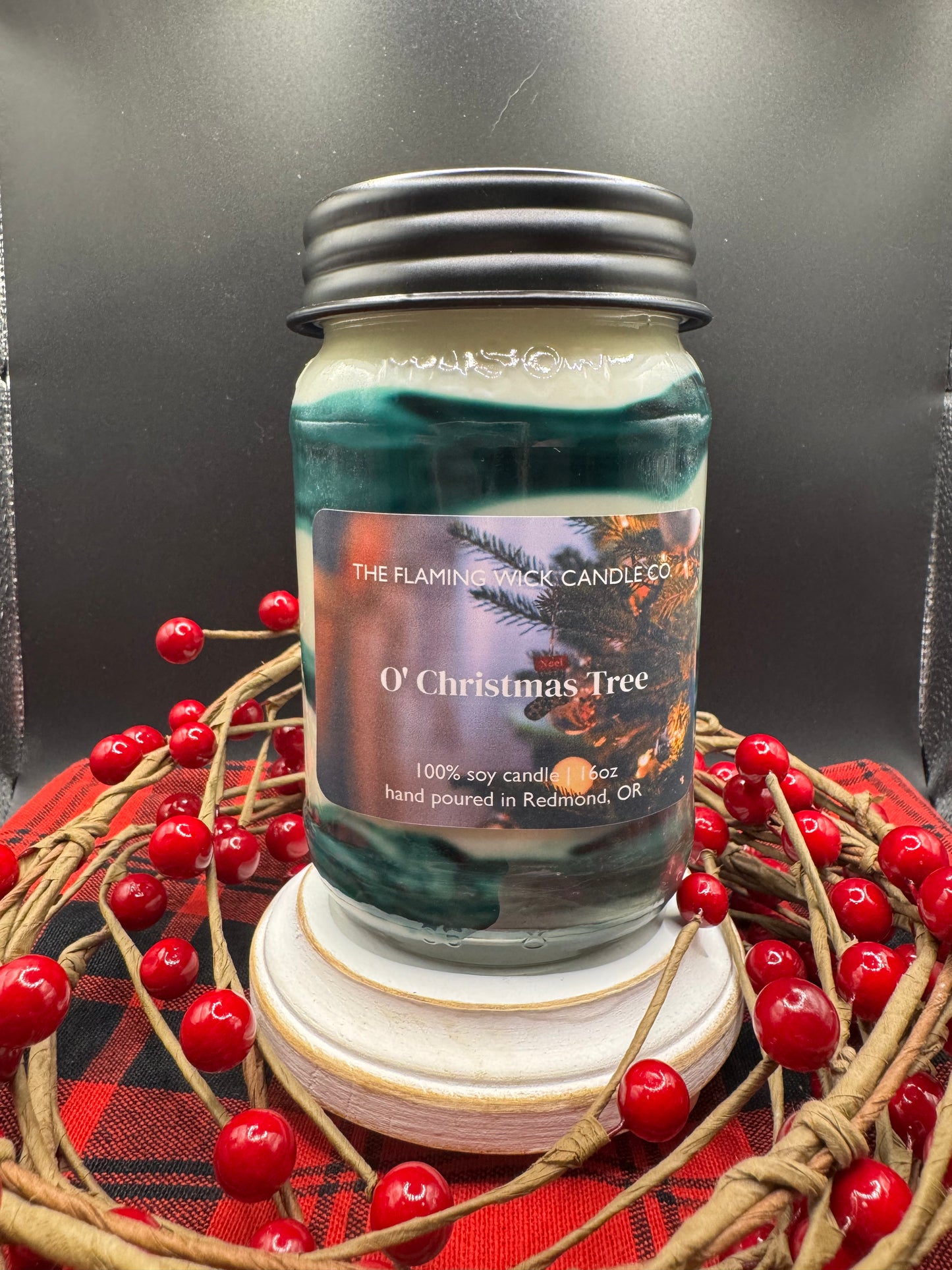 Holiday 16oz Marbled Candle